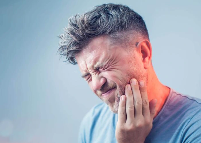 درد طبیعی بعد از ایمپلنت چگونه است؟